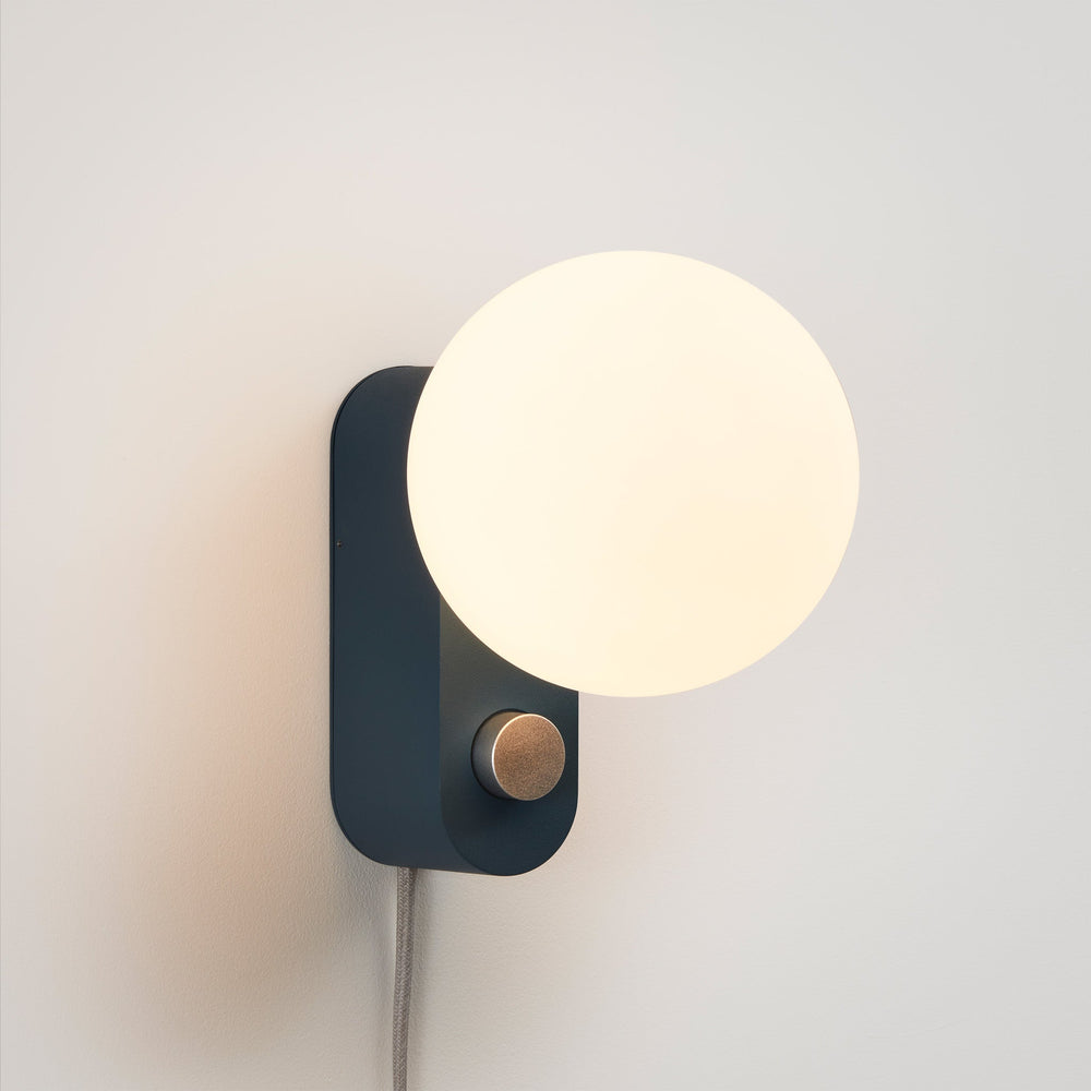Alumina Lamp in Sapphire