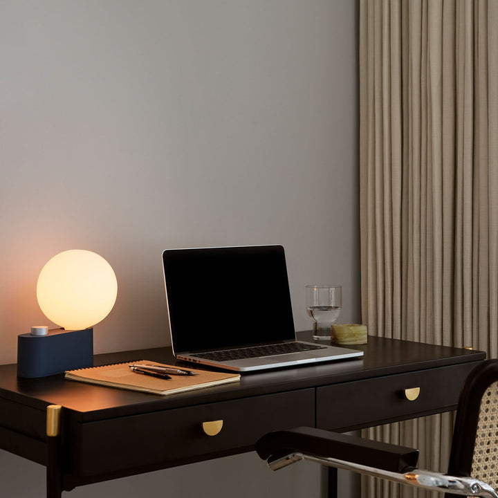 Alumina Lamp in Sapphire